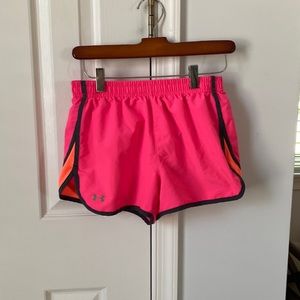 Under Armour neon shorts SM/P/P